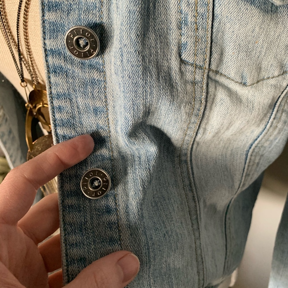 *FREE WITH PURCHASE — Distressed form fitting jean jacket from UK - Picture 4 of 8